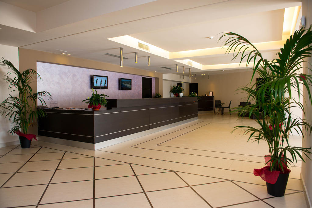Elihotel Сант-Алессио-Сикуло Экстерьер фото